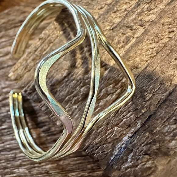 Handcrafted Boho Gold Plated Adjustable Cuff Bracelet - Two Triangles - Gift Box - Picture 4 of 7